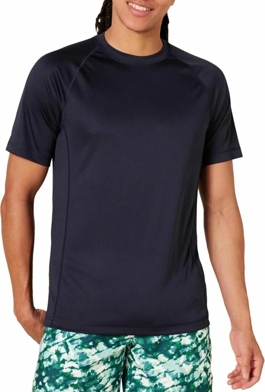 Amazon Essentials Men's UPF 50 Quick-Dry Swim Shirt Slim-Fit Short-Sleeve Sun Protection Tee